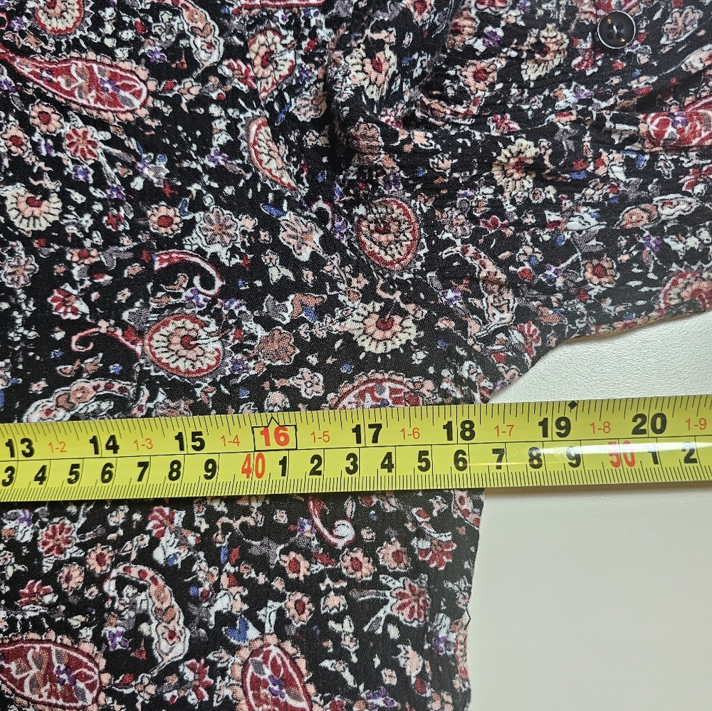 NATURAL LIFE Floral Blouse - Black and Pink - Picture 5 of 6